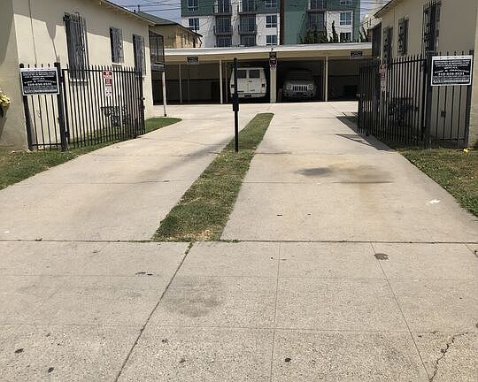 4th image of 3520 Farmdale Ave