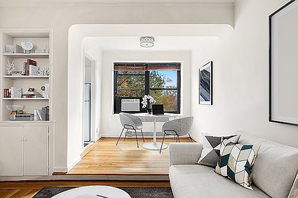 1st image of 425 Central Park W APT 3B