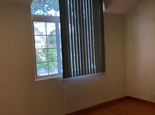 18 Pebble Ln #MAIN, Staten Island, NY 10305