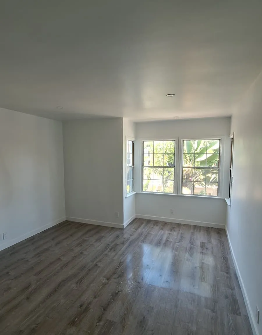 2 bed, 750 sqft, $2,700 — Photo 3