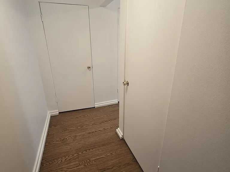Townvue Heights Apartments — Photo 13