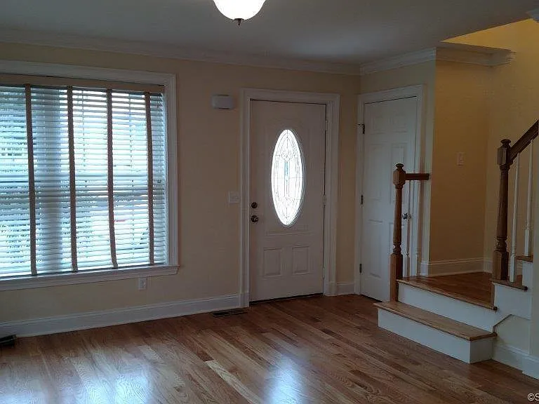 1 Hamilton St #3 — Photo 3
