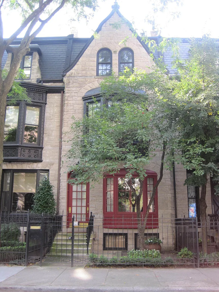 19 E Scott St photo 1
