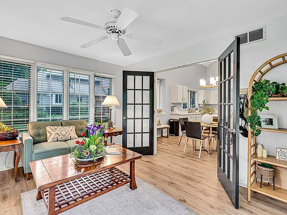 4th image of 17103 Springwood Dr
