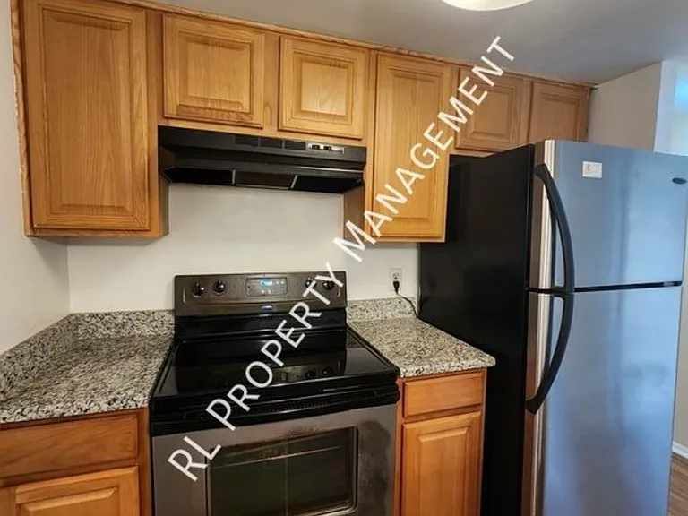 1055 Merrimar Cir N #E — Photo 9