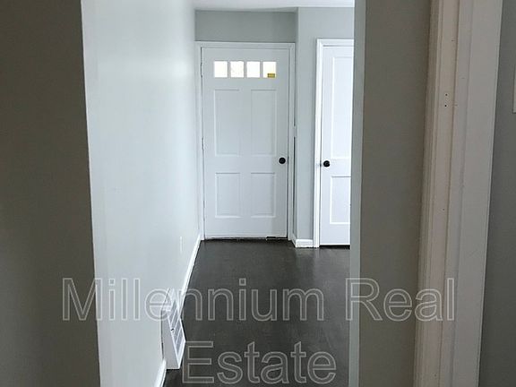 4th image of 136 W Hopkins Ave