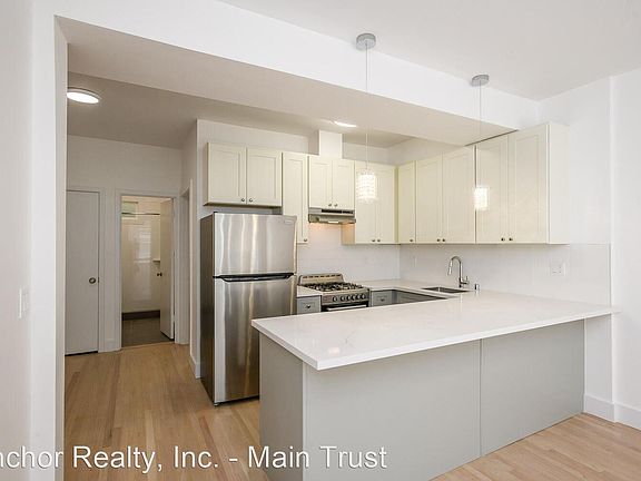 4th image of 2390 Chestnut St APT 109