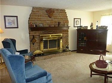 5th image of 1990 Rachel Dr