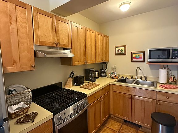 5th image of 141 Coggeshall Ave #2