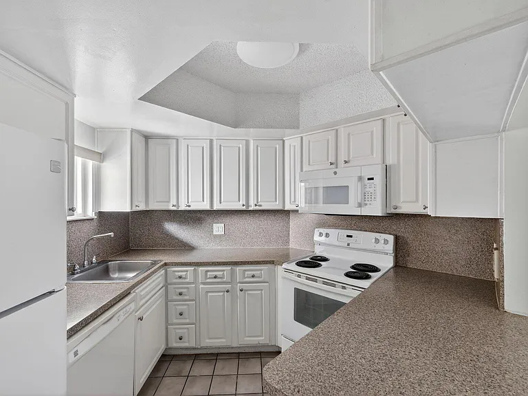 8373 Lake Dr #307 — Photo 5