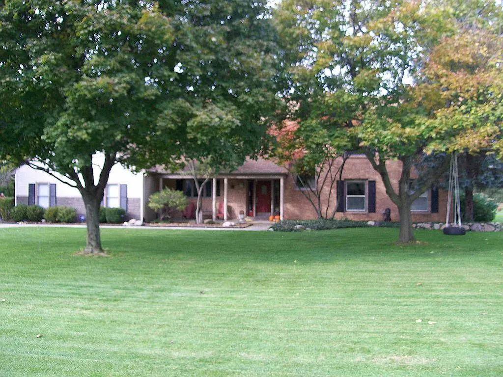 5614 Blue Grass Ln photo 1