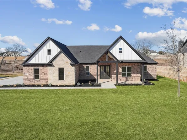 328 Slimp Blf, Azle, TX 76020