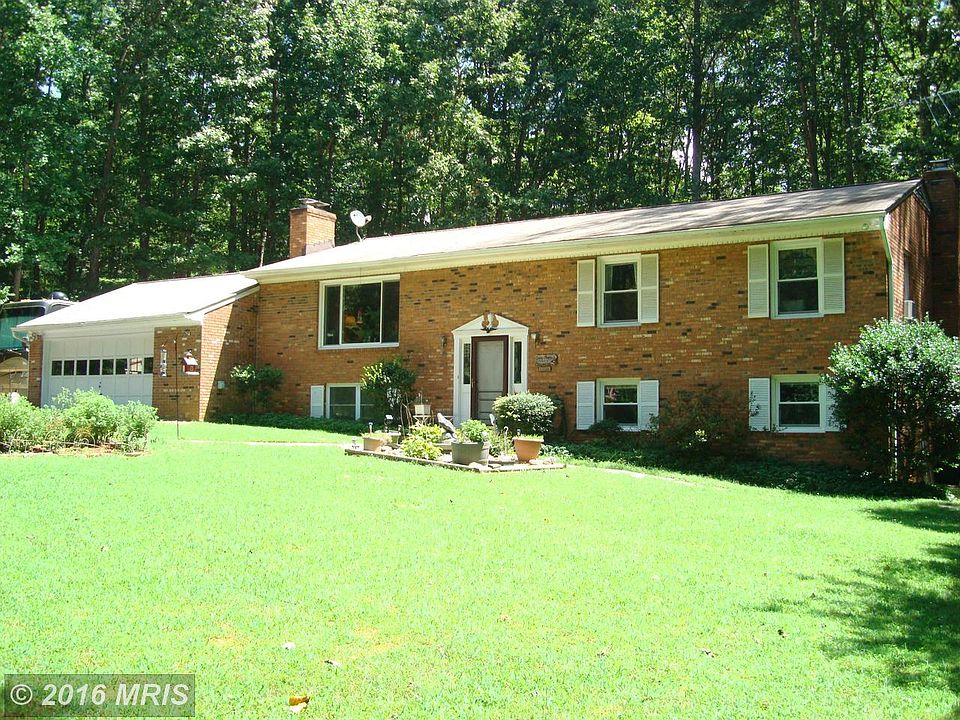 1st image of 14 Berkshire Ln