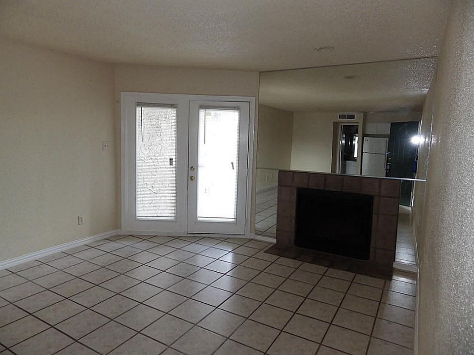 1st image of 10855 Meadowglen Ln APT 833
