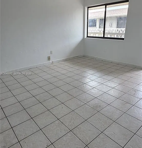 654 W 29th St #4 — Photo 5