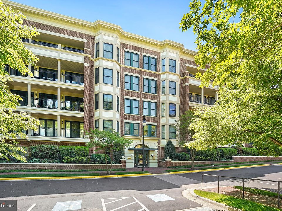 1st image of 10401 Strathmore Park Ct APT 404