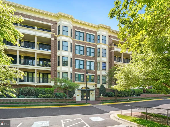 10401 Strathmore Park Ct APT 404, Rockville, MD 20852