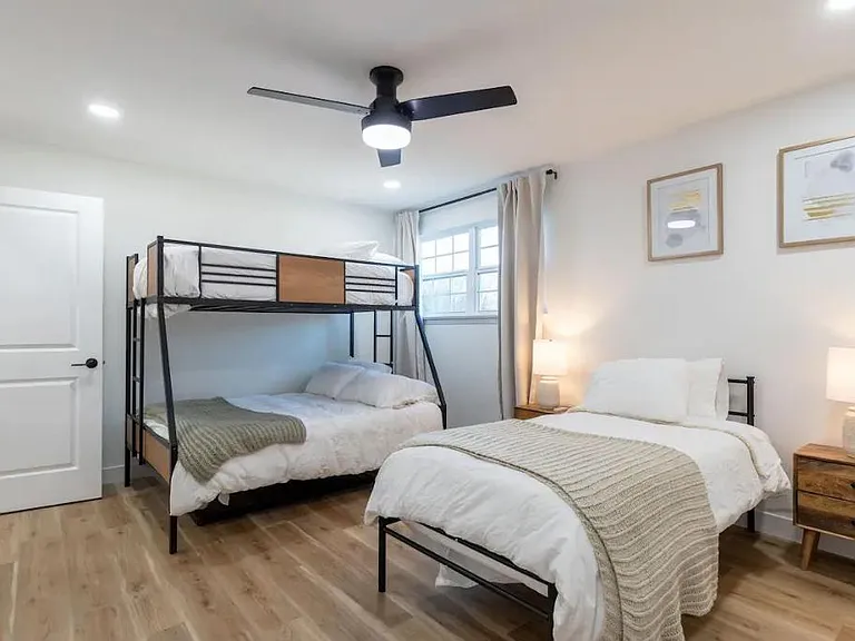306 W Lookout Dr — Photo 3