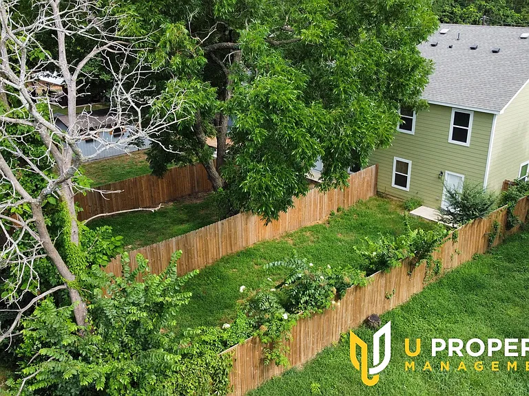 1014 W Ford St — Photo 27
