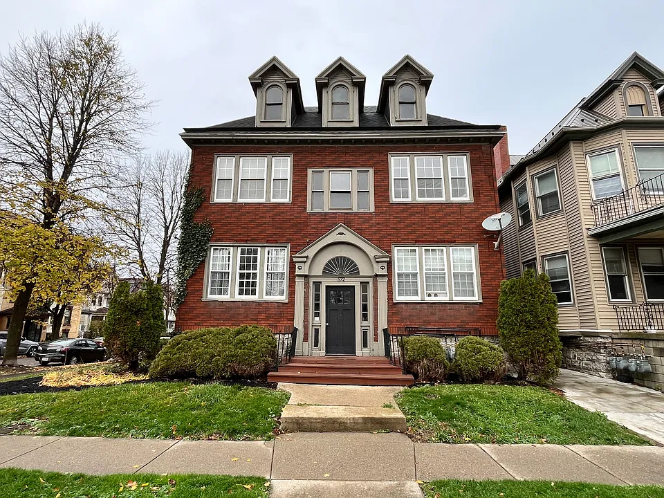 572 Potomac Ave