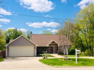 6409 Sands Rd, Crystal Lake, IL 60014