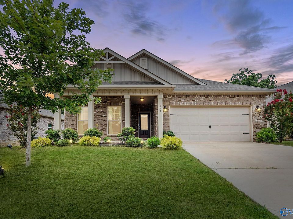 1st image of 173 Heritage Brook Dr NW