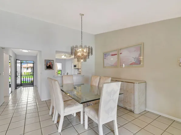 6301 Tall Cypress Circle, Greenacres, FL 33463