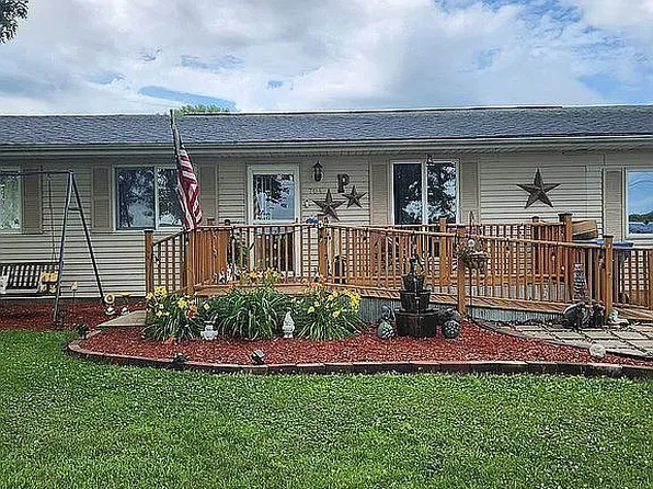 704 Fairfield Rd, Port Byron, IL 61275