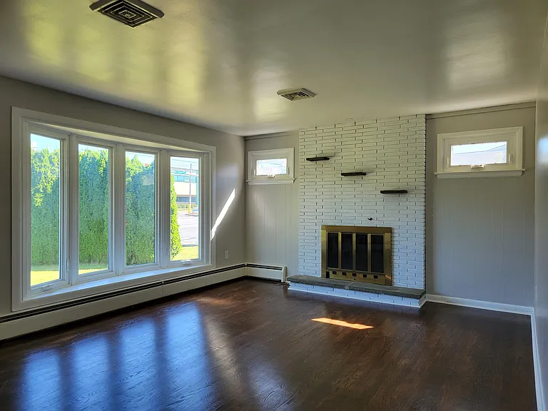 2422 New Holland Pike — Photo 3