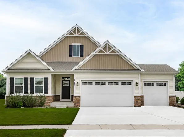 1452 Southbrook Cir NE, Canton, OH 44721
