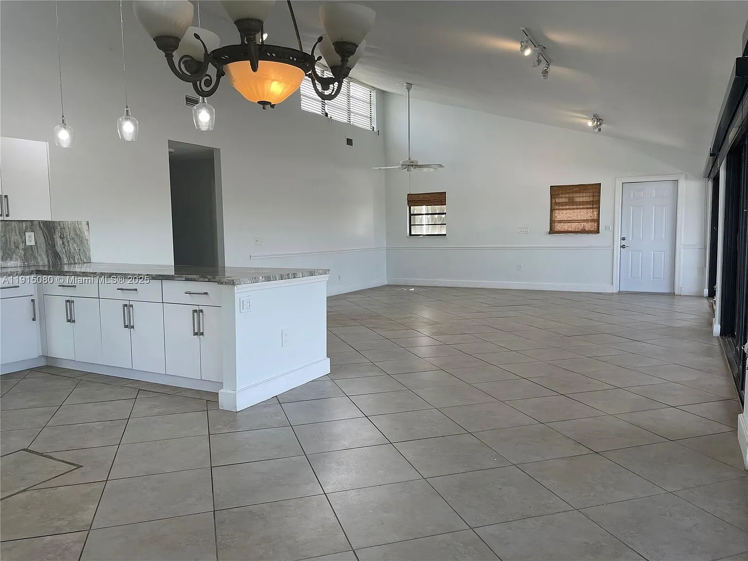 Ocean Isle Estate — Photo 3