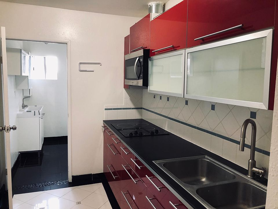 2nd image of 1042 E Las Tunas Dr