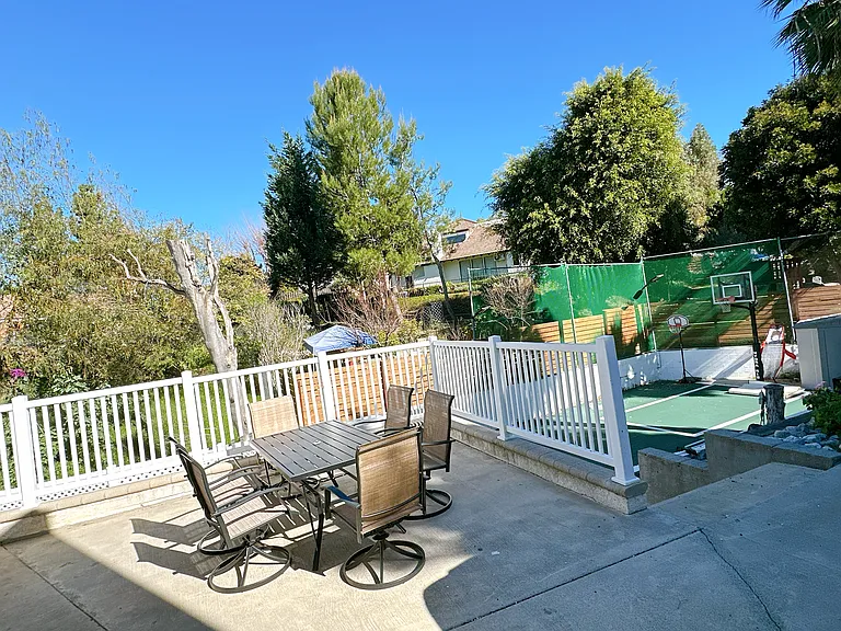 320 S Del Giorgio Rd — Photo 15