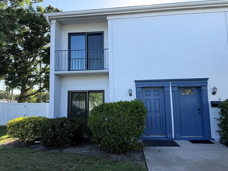 8800 Bardmoor Blvd #20 — Photo 5