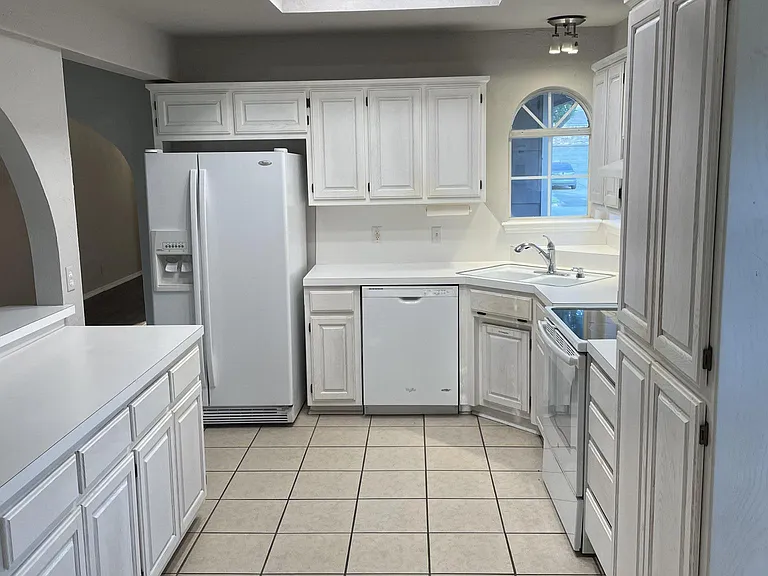 10042 S 94th East Ave — Photo 6