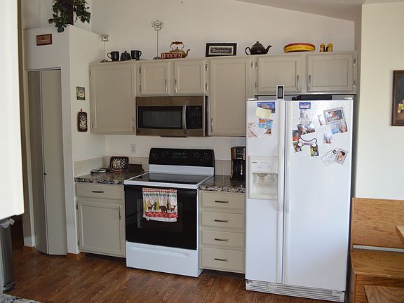 3rd image of 538 Christine Ct
