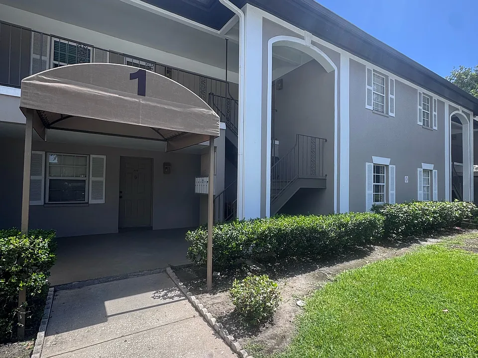 5265 E Bay Dr #122