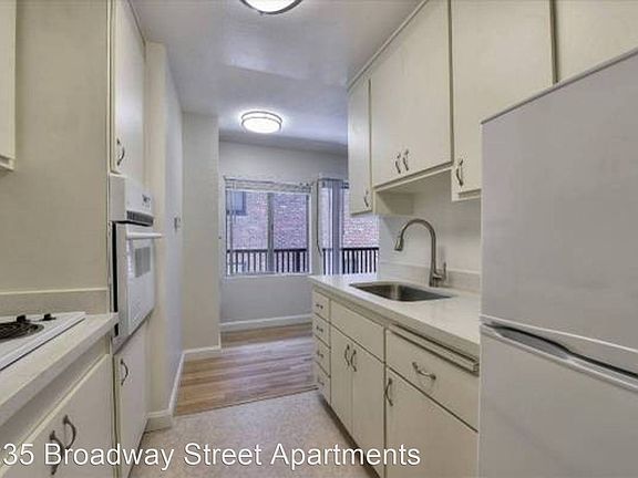 5th image of 2235 Broadway St APT 15