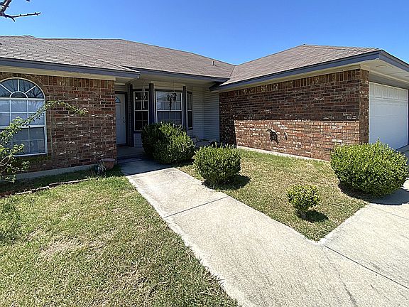 3rd image of 3609 Amanda Dr
