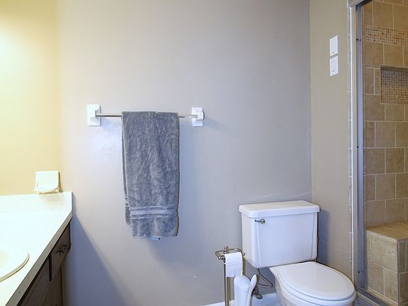 4th image of 5600 Country Dr APT 153