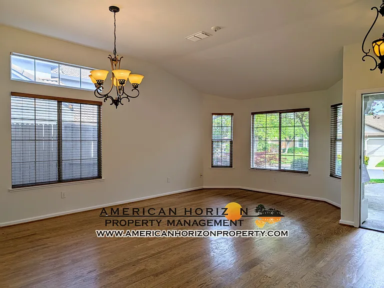 3332 Chapelle Dr — Photo 4