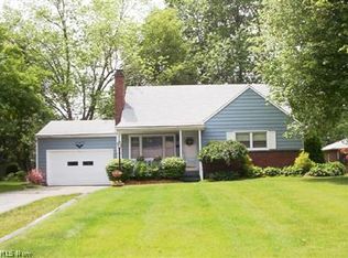 1064 Collins Ave, Youngstown, OH