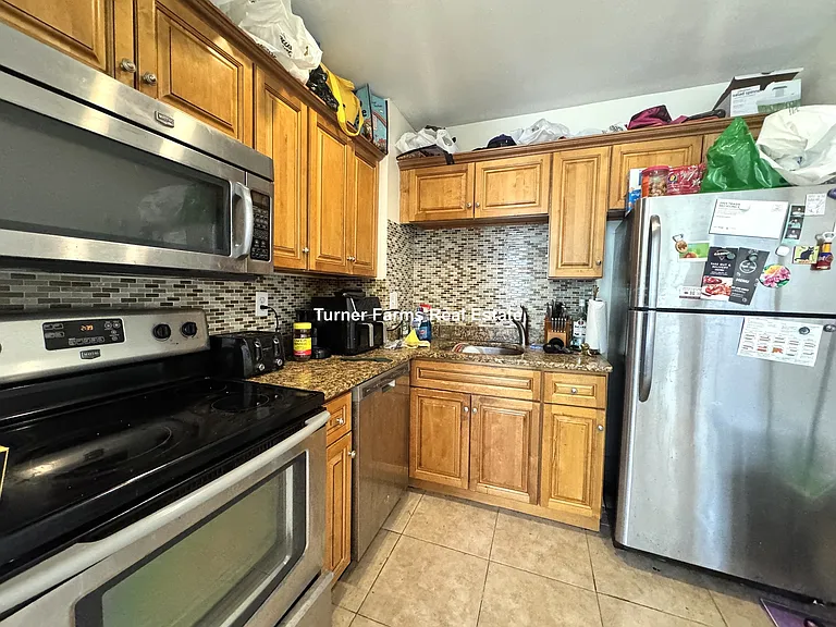 212 Maverick St #3F — Photo 12