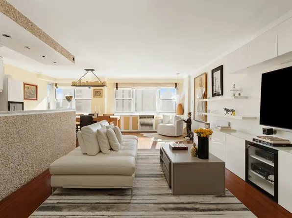 1175 York Avenue image 1 of 12