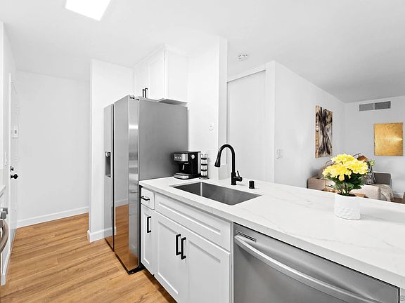 4th image of 1605 Hotel Cir S Unit B111