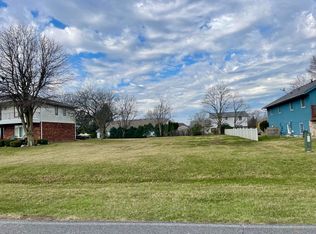 3391 W Lakeshore Dr, Crown Point, IN 46307