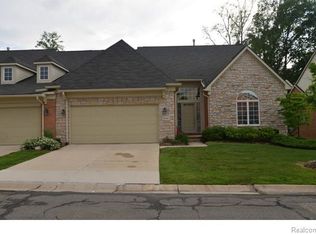 26347 Valhalla Dr, Farmington Hills, MI 48331
