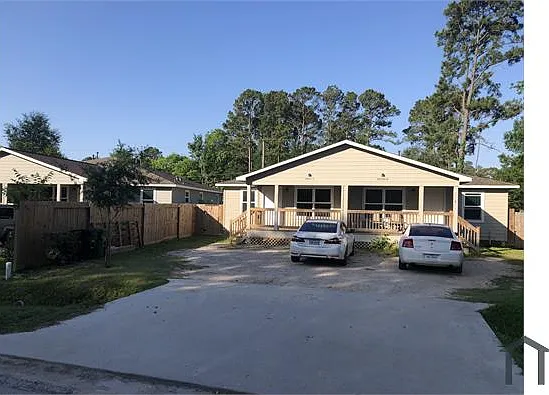 16517 Larchwood Dr #A — Photo 1