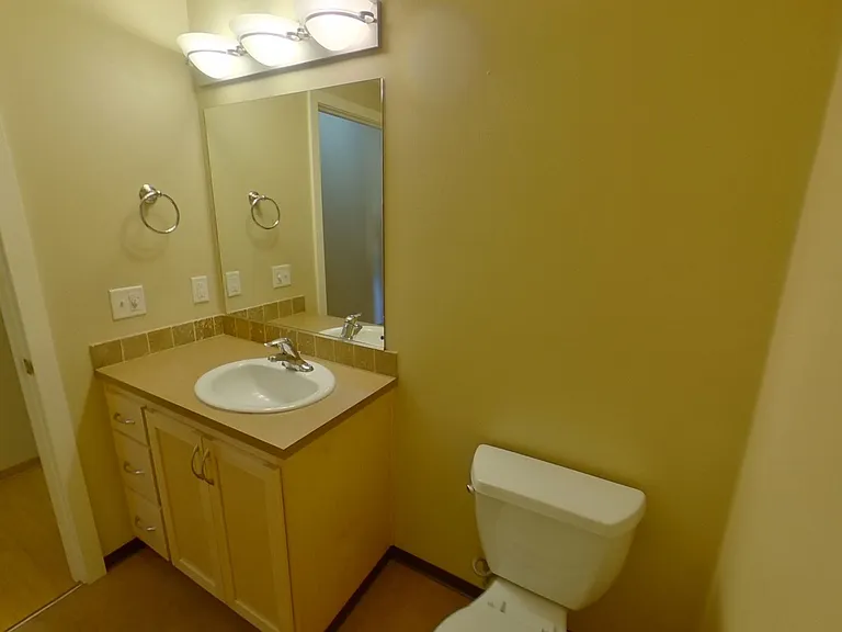 Midtown Apartments — Photo 42