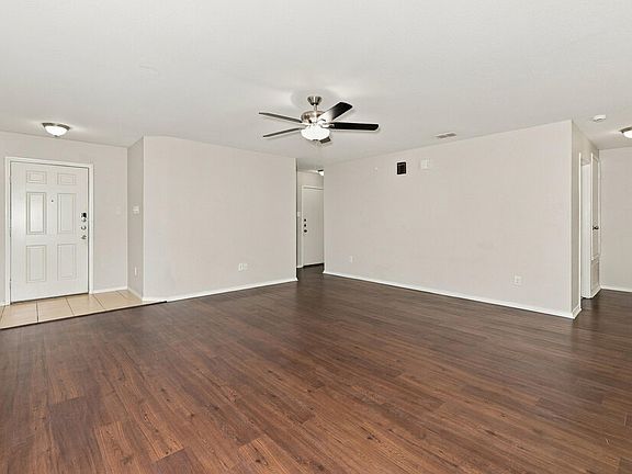 3rd image of 3132 Middleview Rd